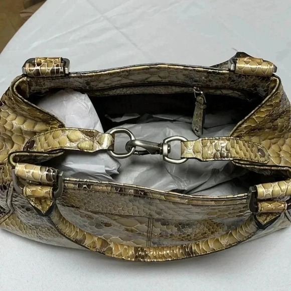 COLE HAAN Purse, shoulder bag.Excellent Condition. BEAUTIFUL❣️ - Picture 2 of 6